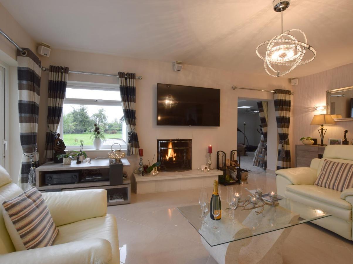 Solway Villa Chester Exterior photo